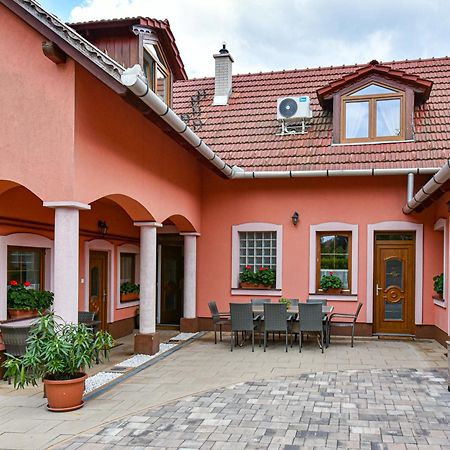 Honfoglalas Vendeghaz Eger Exterior foto